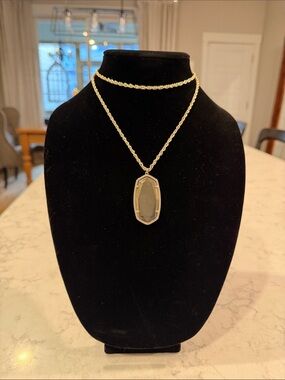 Kendra Scott Gold-Tone Pendant Necklace with Metallic Gold Stone